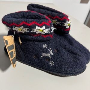 Kamik slippers amazing quality never worn kids sz3